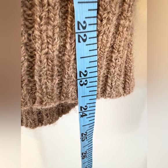 Aritzia babaton day off sweater 100% alpaca tan size XXS - Picture 7 of 9